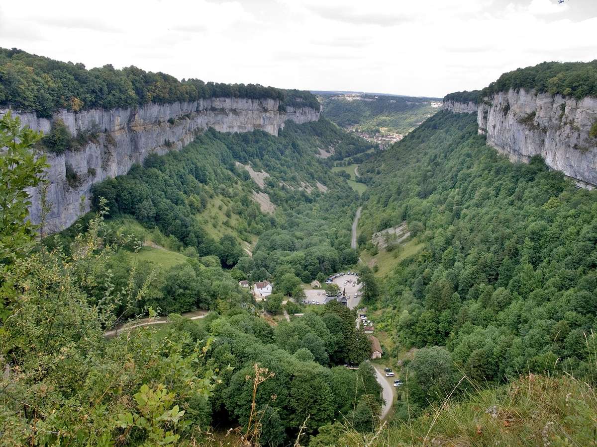 La reculée de Baume-les-Messieurs vue du belvédère de Crançot