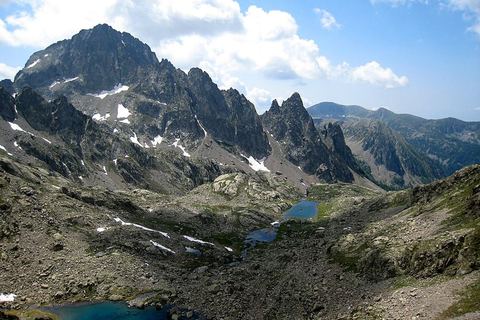 Les lacs de Balaour dans le haut vallon de la Madone de Fenestre, sous les aiguilles